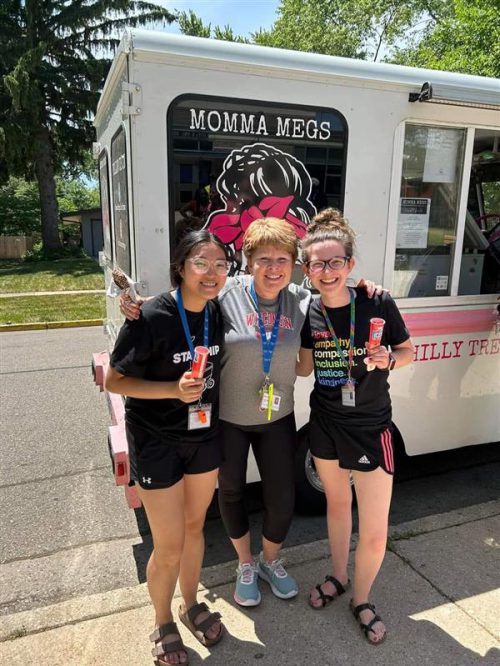 #SmallWins donates ice cream to teachers in conjunction with a Donate Life event.